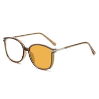 Photochromic Gold